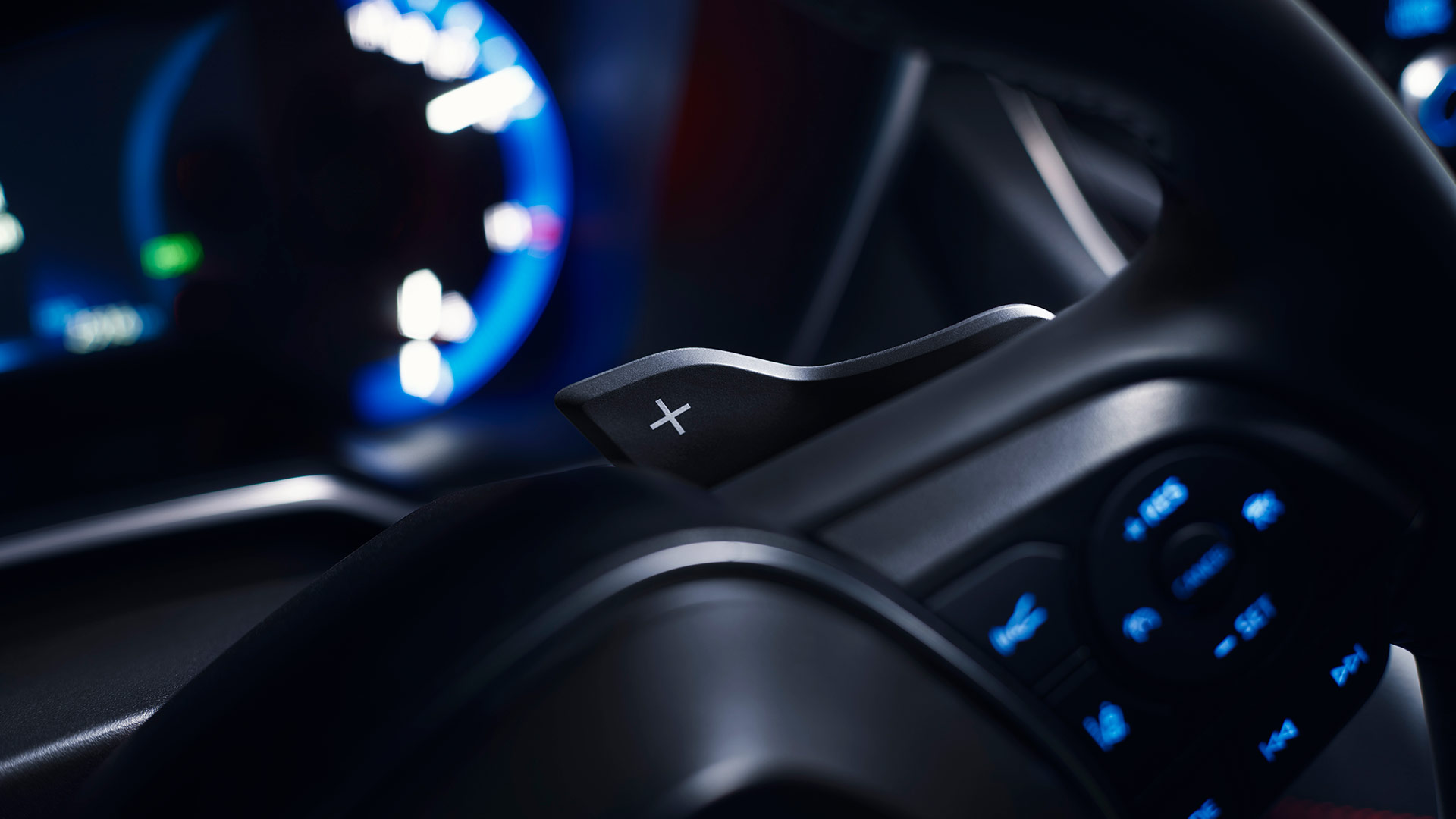 Detalle del los controles del volante del Toyota Corolla Hatchback