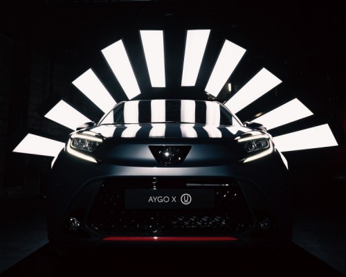 Toyota y Jun Takahashi, diseñador jefe de UNDERCOVER, se unen para una colaboración sin precedentes: nuevo Aygo X Cross UNDERCOVER