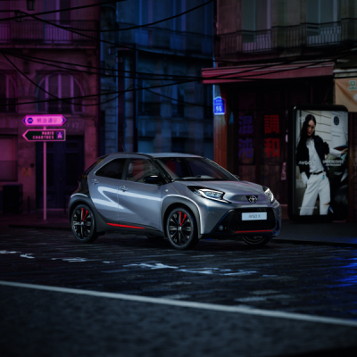 Toyota y Jun Takahashi, diseñador jefe de UNDERCOVER, se unen para una colaboración sin precedentes: nuevo Aygo X Cross UNDERCOVER