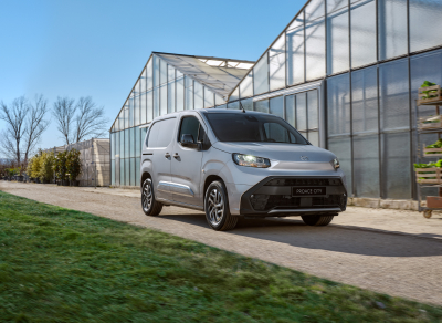 Toyota Professional se renueva en toda la gama y motorizaciones