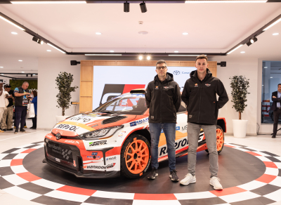 Alejandro Cachón y Borja Rozada presentan en las instalaciones de Toyota Canarias su Toyota GR Yaris Rally2 para el Rally Islas Canarias.