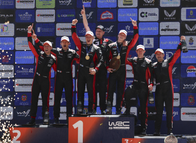 Podium TGR