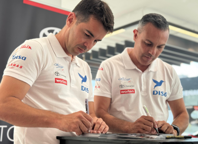 Toyota Canarias reúne a los fans del rally en las instalaciones de Toyota City en un encuentro con Enrique Cruz, Yeray Mujica y el GR Yaris Rally2 del equipo Copi Sport Rally Team.