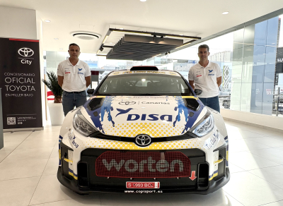 Toyota Canarias reúne a los fans del rally en las instalaciones de Toyota City en un encuentro con Enrique Cruz, Yeray Mujica y el GR Yaris Rally2 del equipo Copi Sport Rally Team.