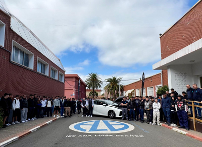 Toyota Canarias acerca la tecnología del hidrógeno y el Toyota Mirai al IES Ana Luisa Benítez
