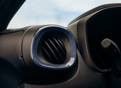 Toyota Canarias acerca la tecnología del hidrógeno y el Toyota Mirai al IES Ana Luisa Benítez