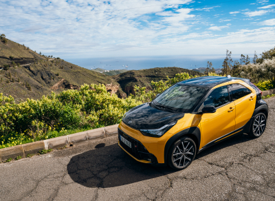 Toyota Canarias acerca la tecnología del hidrógeno y el Toyota Mirai al IES Ana Luisa Benítez