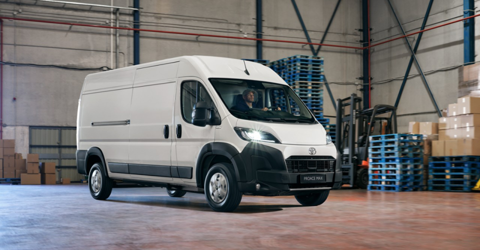 Proace Max