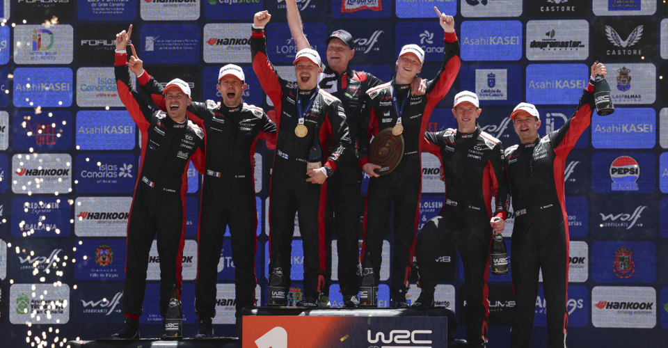 Podium TGR