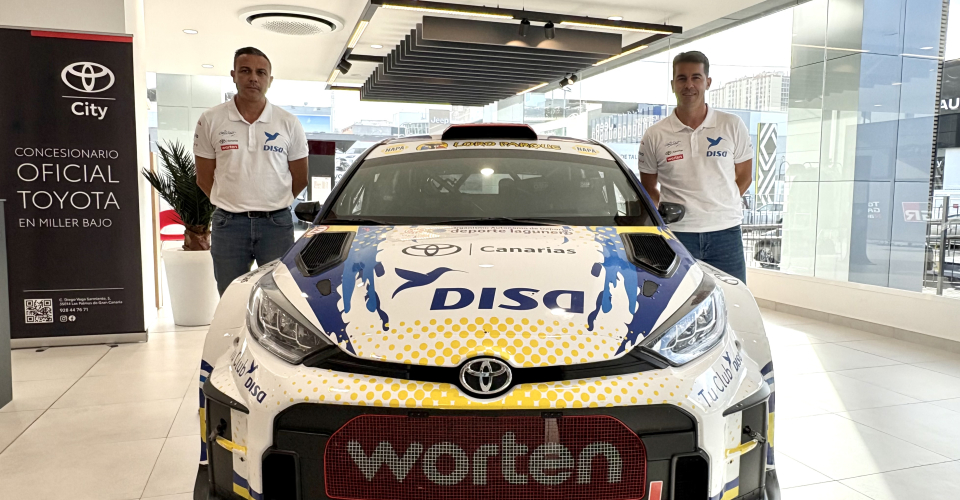 Toyota Canarias reúne a los fans del rally en las instalaciones de Toyota City en un encuentro con Enrique Cruz, Yeray Mujica y el GR Yaris Rally2 del equipo Copi Sport Rally Team.
