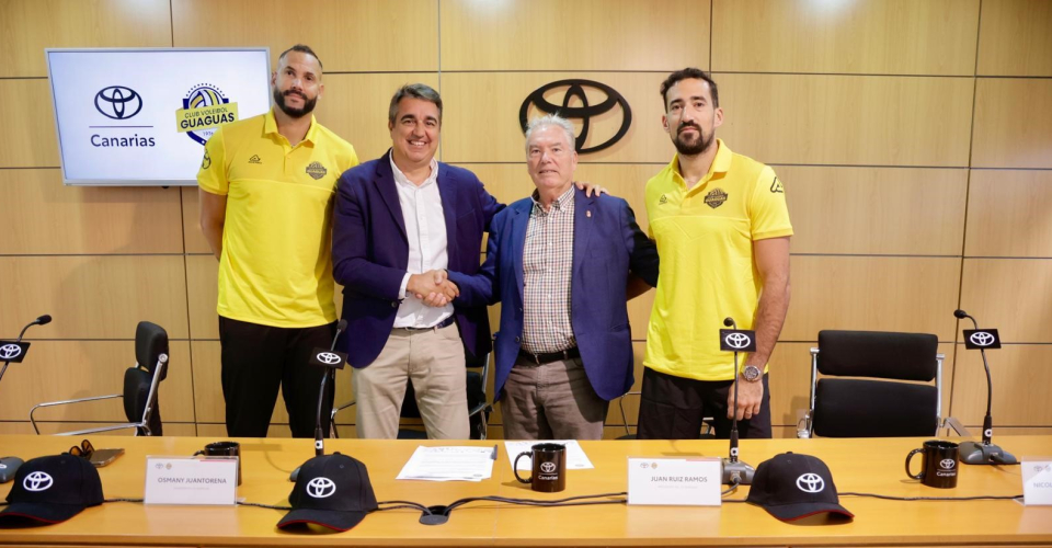 Toyota Canarias y el Club Voleibol Guaguas sellaron su colaboración con la presentación de Osmany Juantorena